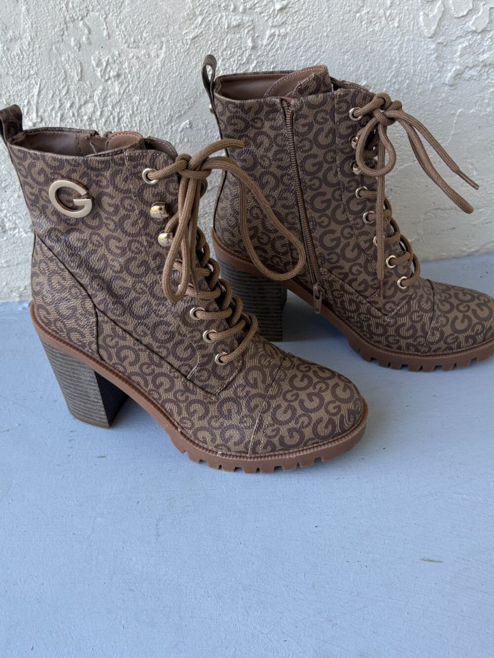 GBG Los Angeles GUESS Jalian Lace Up Heeled Booties Monogram Nude Women Size 7